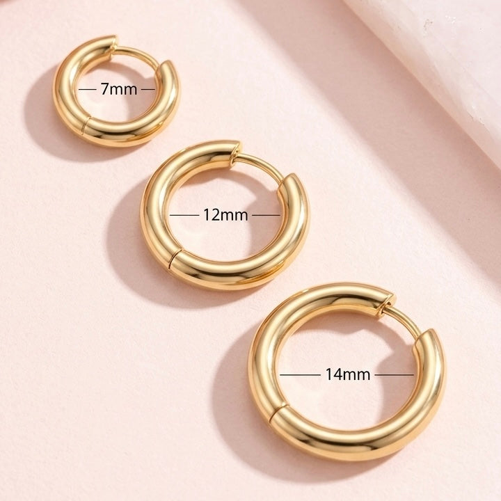 Everyday Stack Fïve, trois créoles dorées en 7mm, 12mm et 14mm