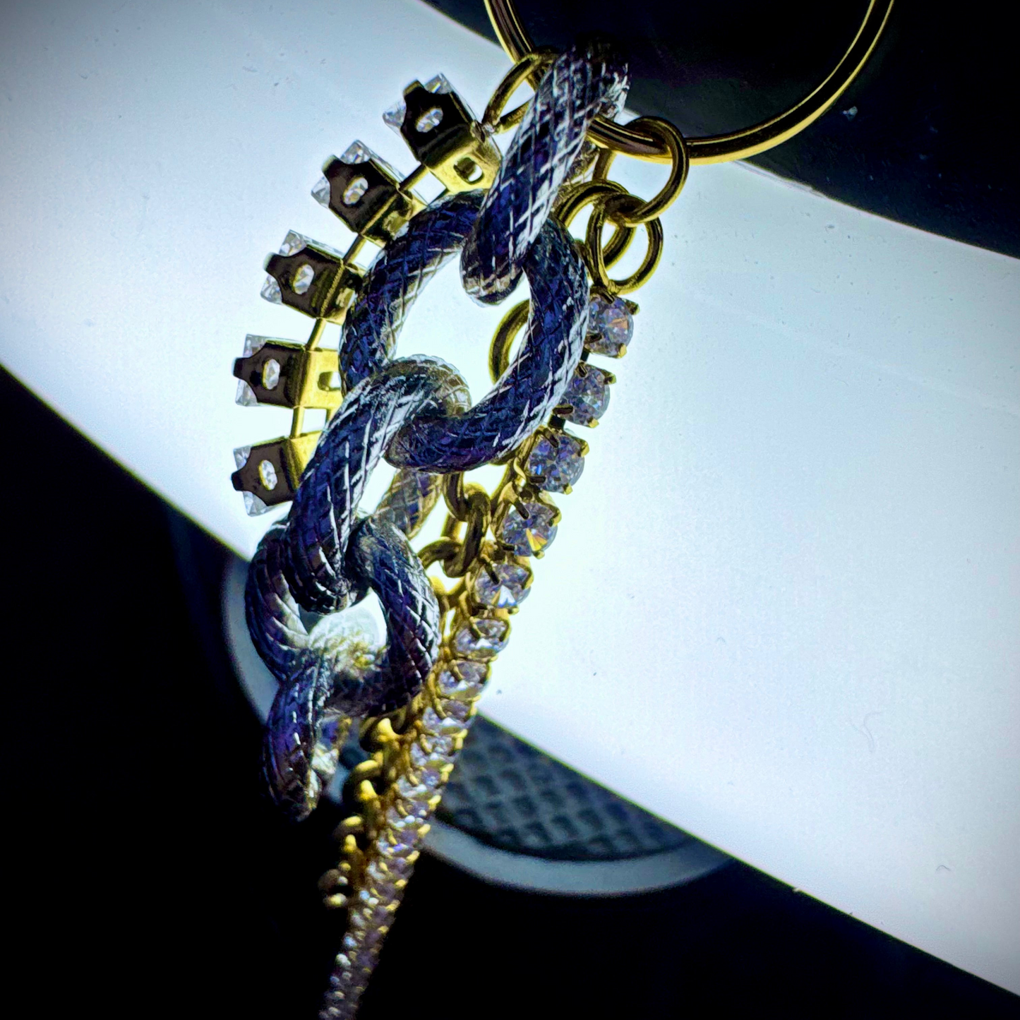 Anouk, boucles asymétriques chaînes et strass en acier inoxydable